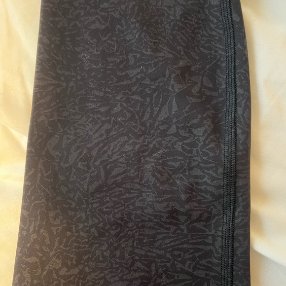 Pattern Lululemon Align Leggings - Picture 3 of 4